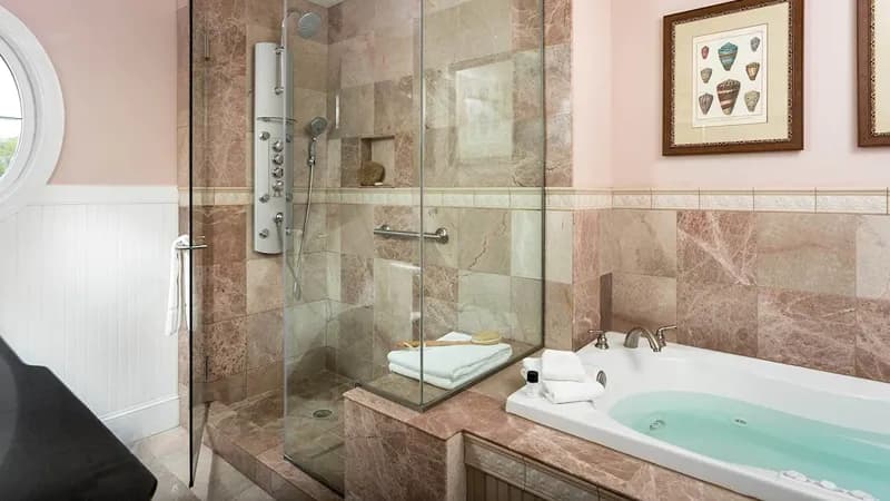 Grand Harbor Inn Jacuzzi room