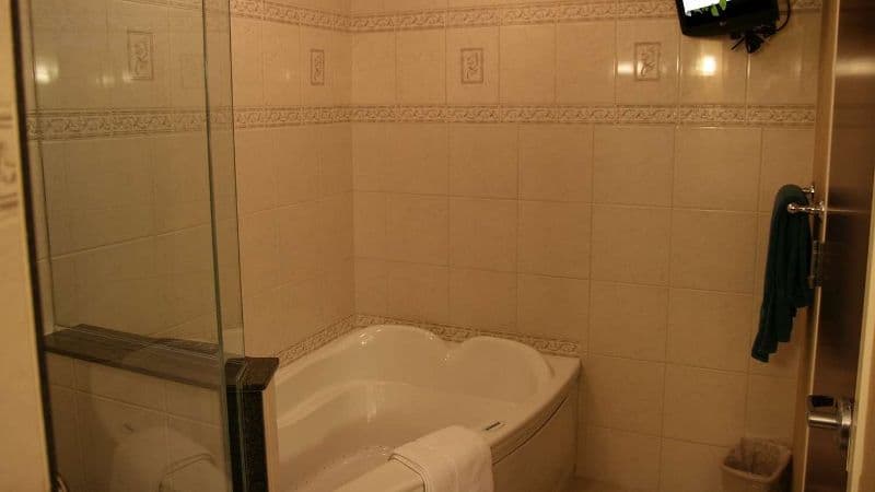 Hilton Garden Inn Bangor Jacuzzi room