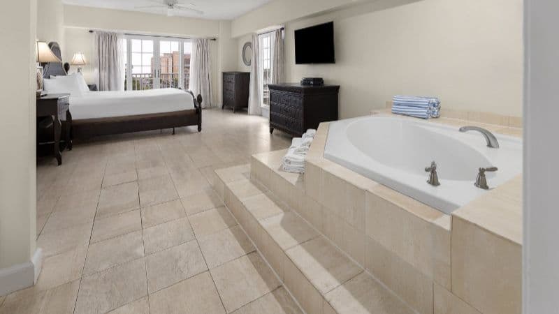 Coconut Malorie Resort Jacuzzi room