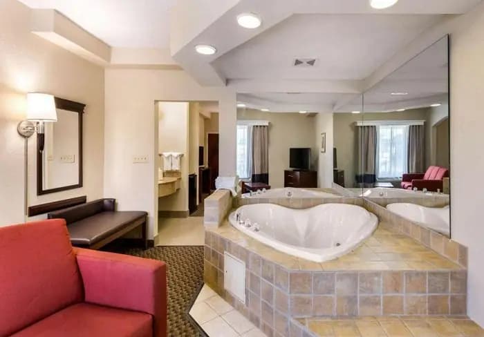 Comfort Suites Elkridge Columbia Gateway Jacuzzi room