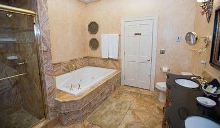 Gramercy Mansion hotel photo 3