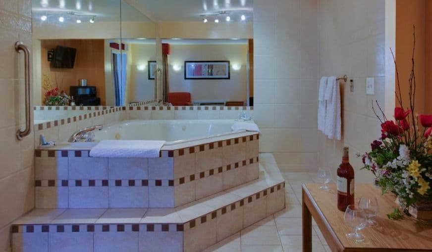 Master Suites Hotel Jacuzzi room