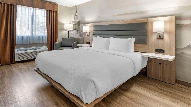 Royal Sonesta Harbor Court Baltimore Jacuzzi room