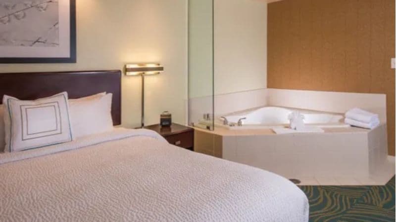 SpringHill Suites by Marriott Hagerstown Jacuzzi room