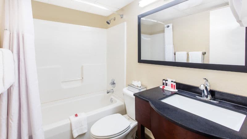 Super 8 by Wyndham Frederick hotel photo 3