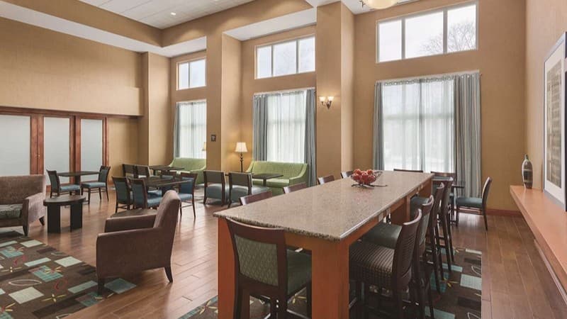 Hampton Inn & Suites Greenfield hotel photo 5