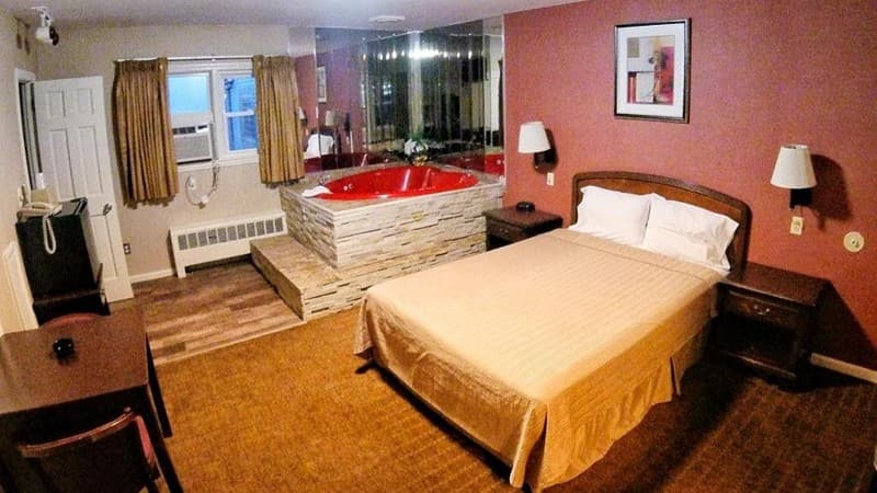 Red Carpet Inn West Springfield hotel photo 3