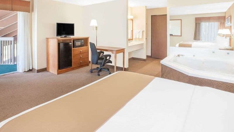 Baymont by Wyndham Port Huron hotel photo 3