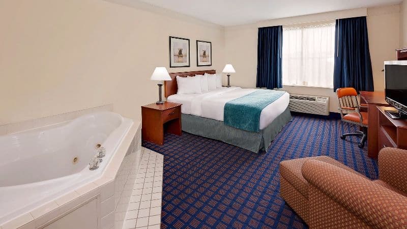 Best Western Byron Center Jacuzzi room