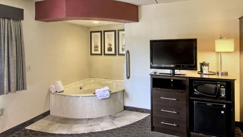 Blossom Hotel & Suites Traverse City hotel photo 2