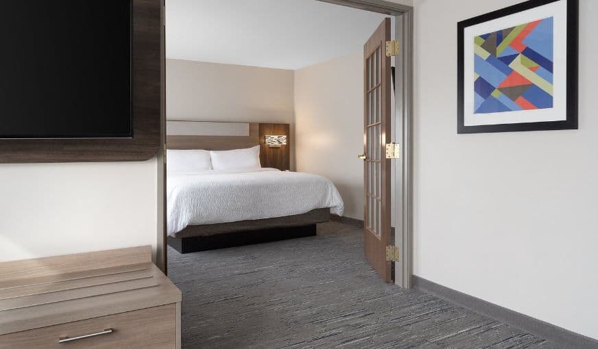 Holiday Inn Express & Suites Saginaw By IHG hotel photo 3