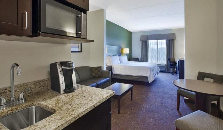 Holiday Inn Express & Suites Saginaw By IHG hotel photo 4