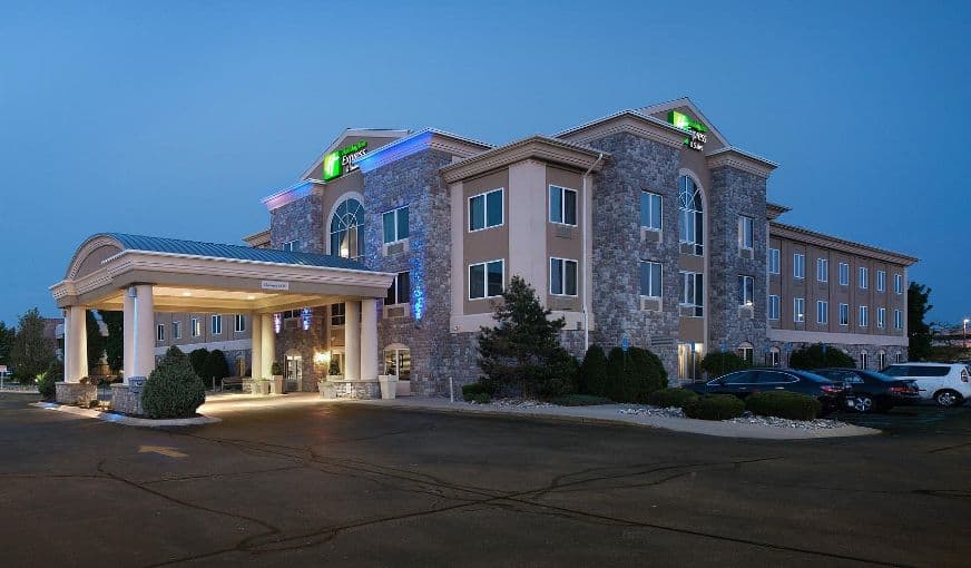 Holiday Inn Express & Suites Saginaw By IHG hotel photo 5