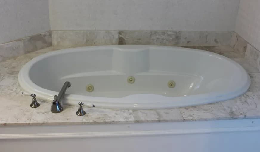 Inn at Bay Harbor, Autograph Collection Jacuzzi room