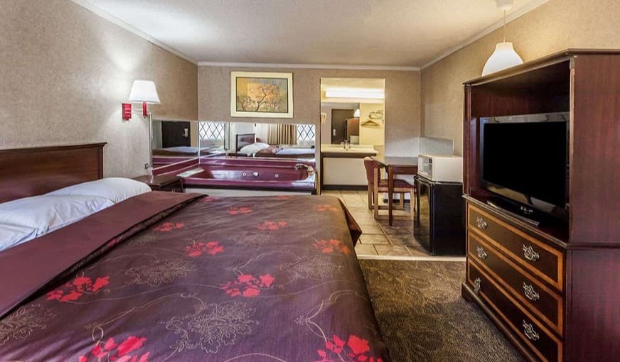 Knights Inn Farmington Hill hotel photo 2