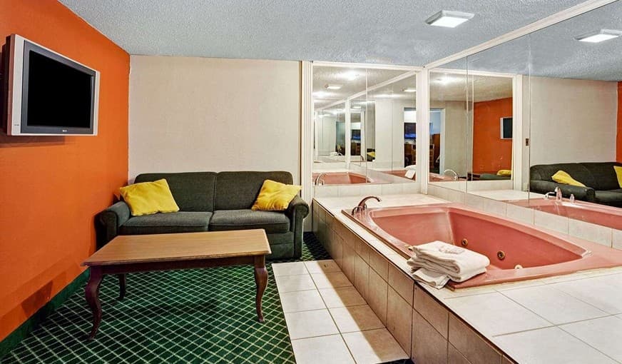 Knights Inn Sterling Heights hotel photo 3
