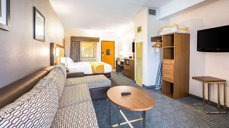 Quality Suites Hotel hotel photo 4