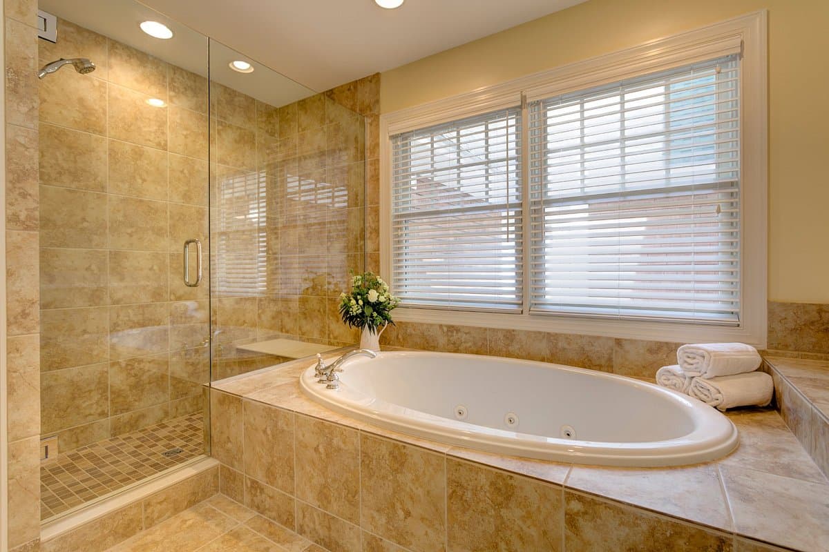 The Highlands At Harbor Springs Jacuzzi room