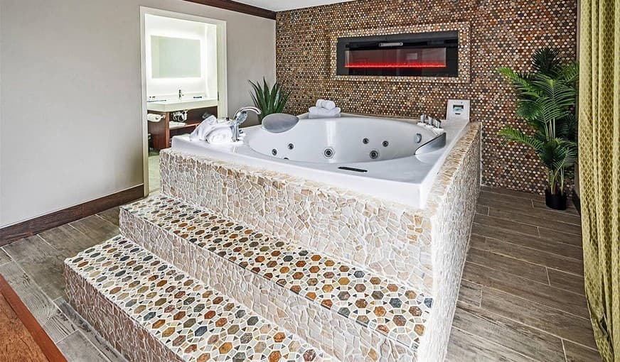 The Leo Collection Detroit, Ascend Hotel Collection Jacuzzi room
