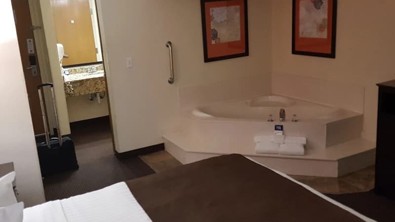 AmericInn by Wyndham Apple Valley hotel photo 2