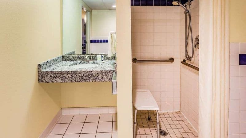 AmericInn by Wyndham Hotel and Suites Long Lake hotel photo 4