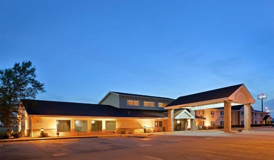 AmericInn by Wyndham Marshall hotel photo 4