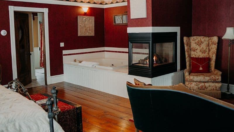 Aurora Staples Inn hotel photo 4