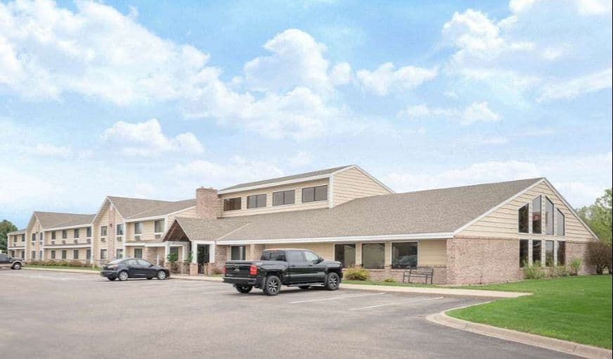 Baymont by Wyndham Lakeville hotel photo 4