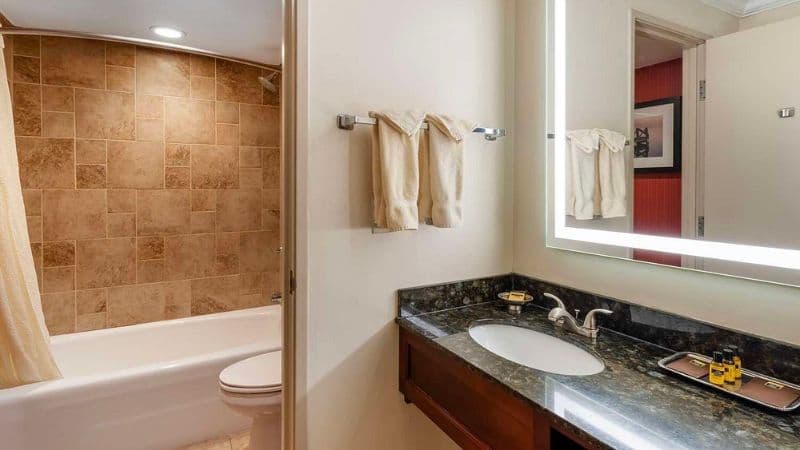 Best Western Plus White Bear Country Inn hotel photo 2