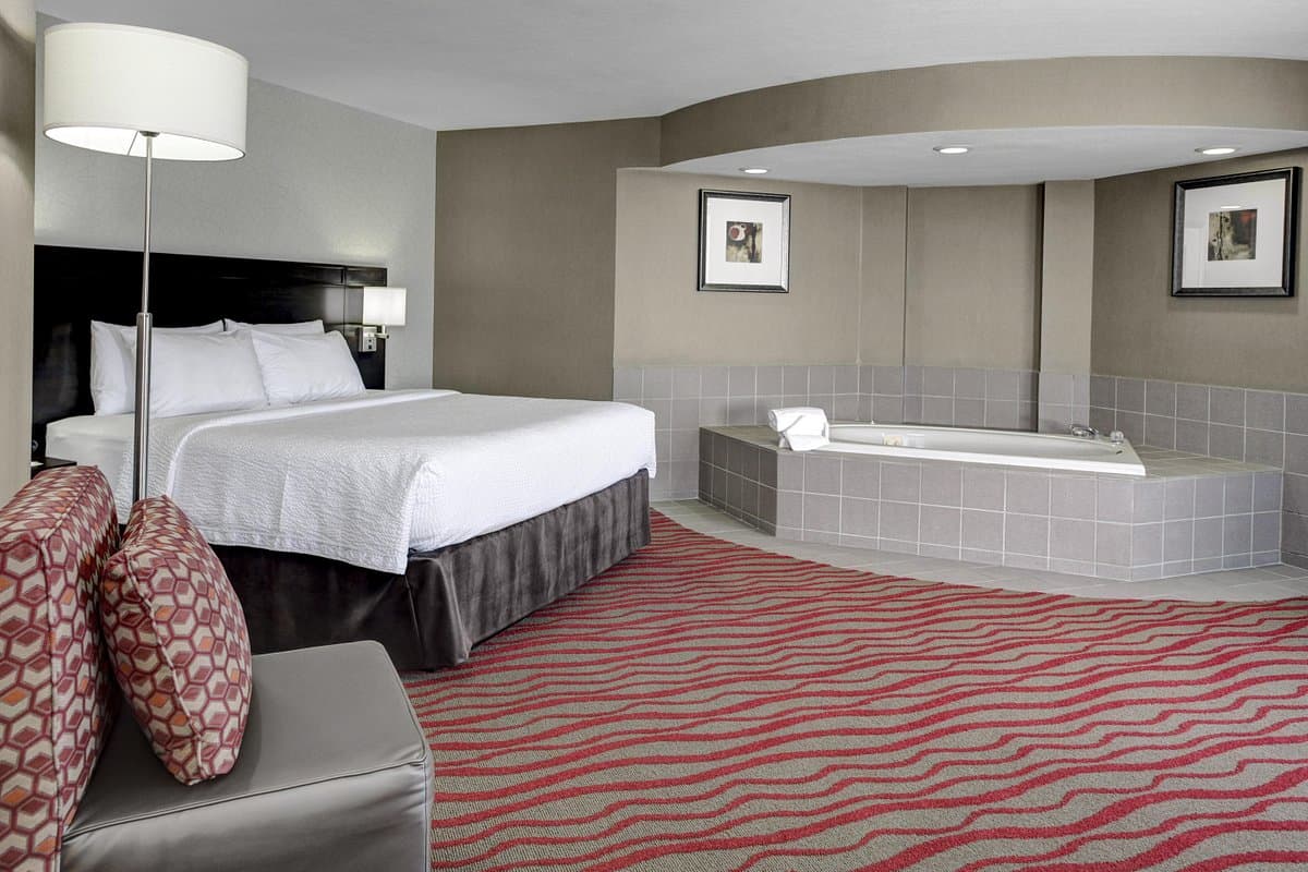 Courtyard St. Cloud Jacuzzi room