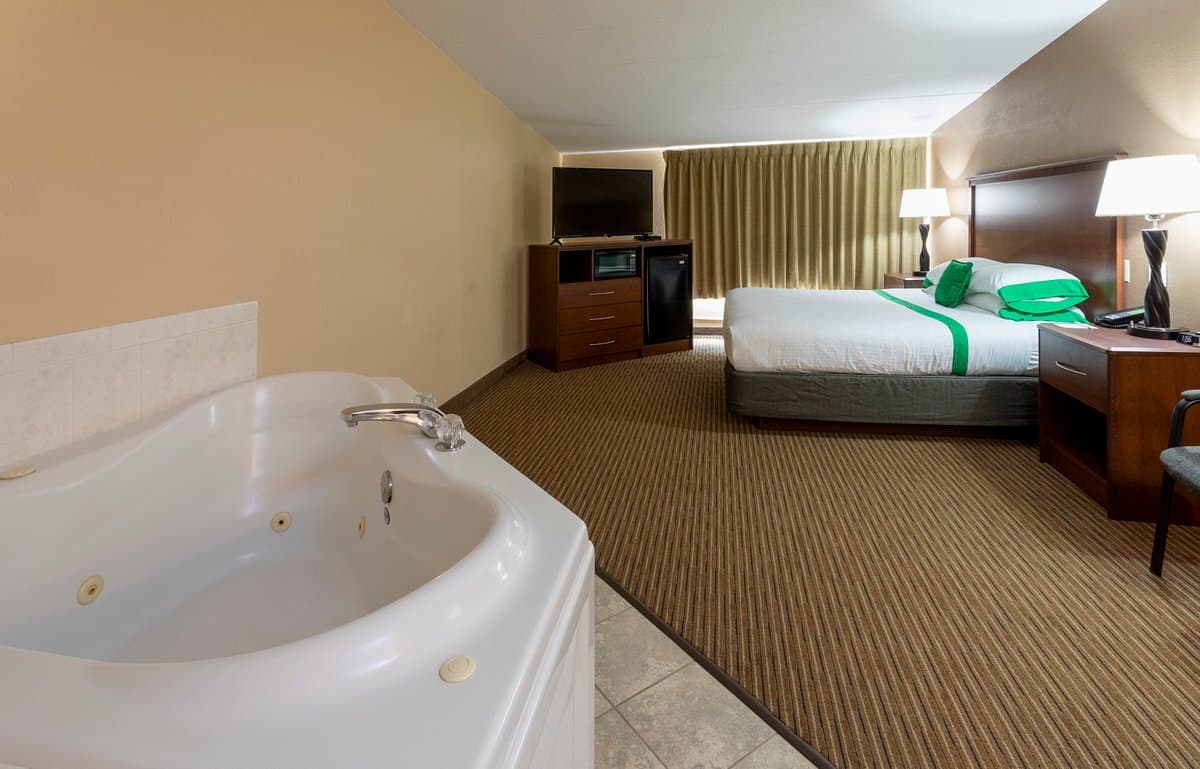 Med City Inn & Suites Jacuzzi room