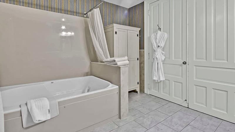 St. James Hotel hotel photo 4