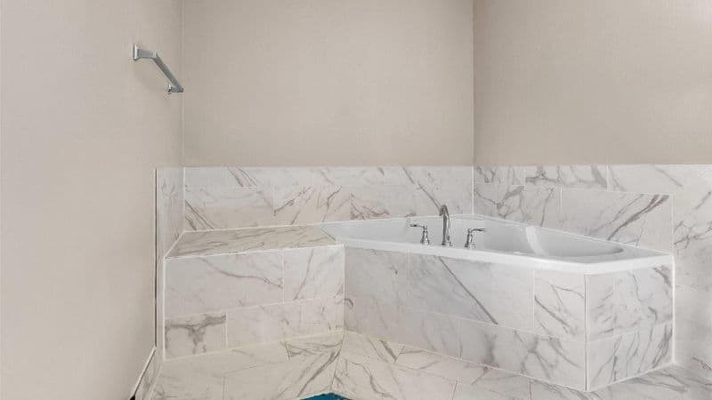 Days Inn & Suites by Wyndham Ridgeland Jacuzzi room