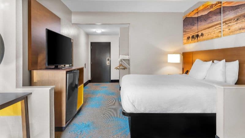 Days Inn & Suites by Wyndham Ridgeland hotel photo 2