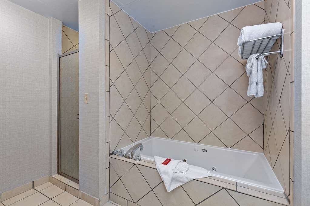 Hilton Garden Inn Starkville Jacuzzi room