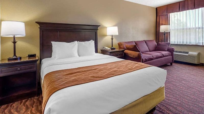 Comfort Inn at Thousand Hills hotel photo 2
