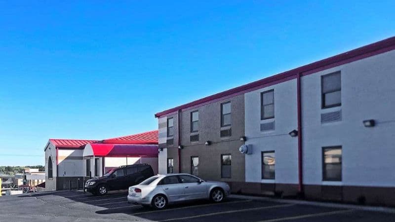 Econo Lodge Truman Inn hotel photo 5