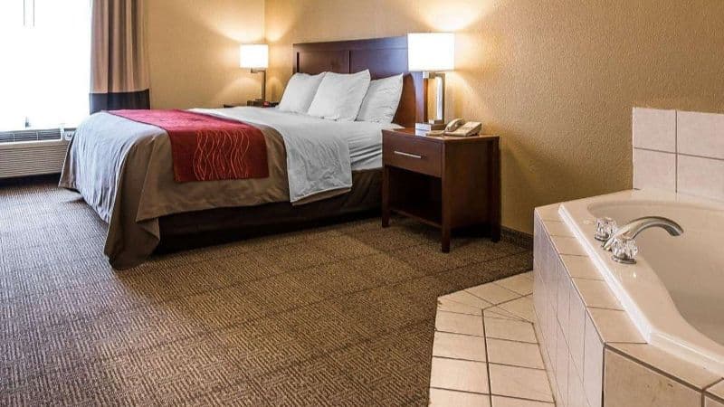 Quality Inn & Suites hotel photo 2