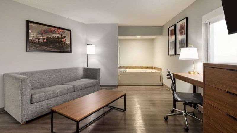 AmericInn by Wyndham Lincoln South hotel photo 3