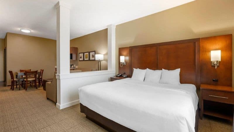 Comfort Suites West Omaha hotel photo 3