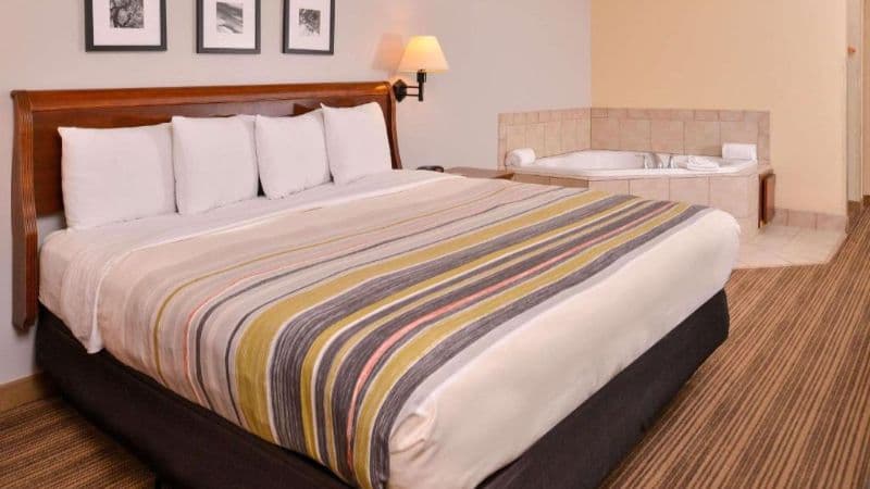 Country Inn & Suites by Radisson, Omaha Airport, IA hotel photo 2
