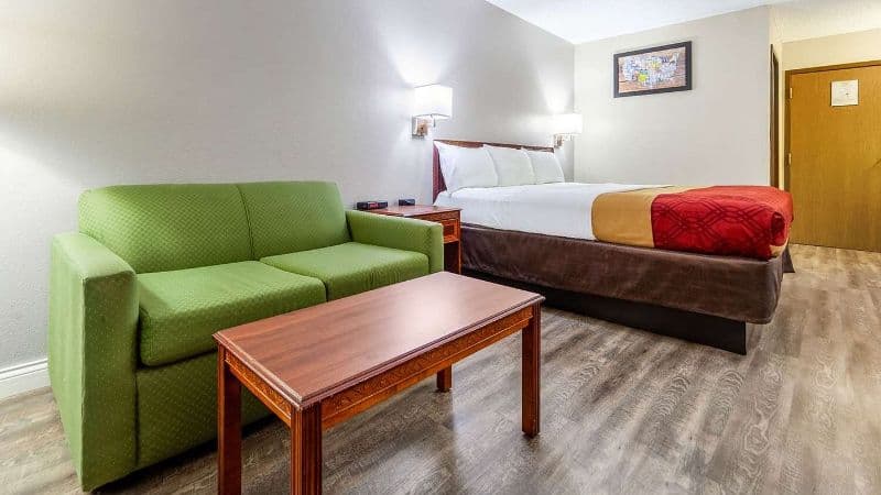 Econo Lodge Lincoln hotel photo 4