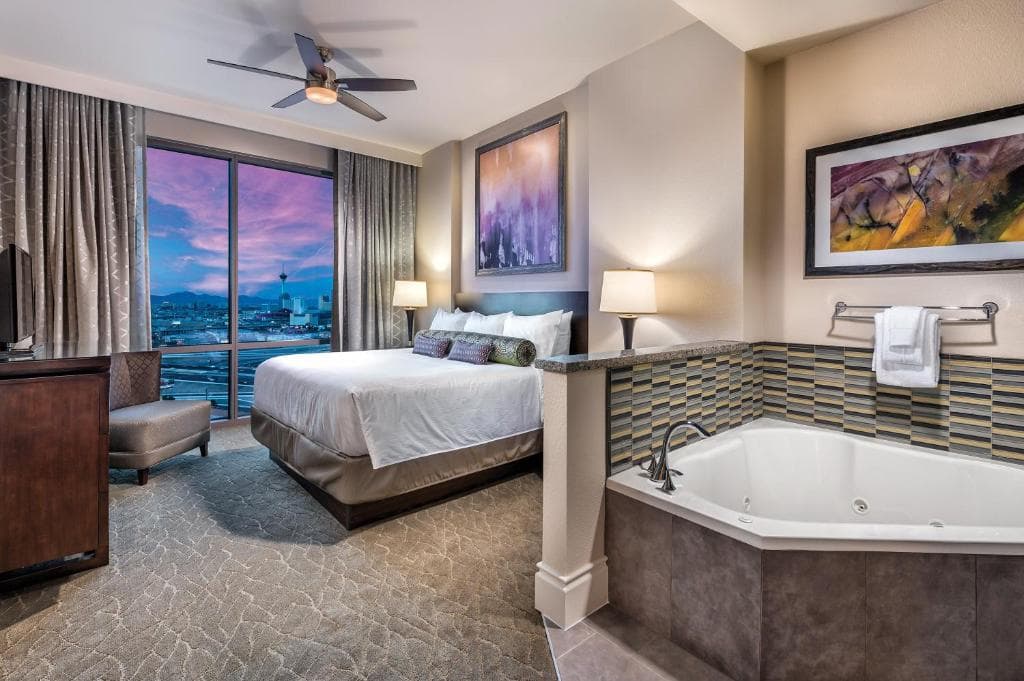Club Wyndham Desert Blue Jacuzzi room