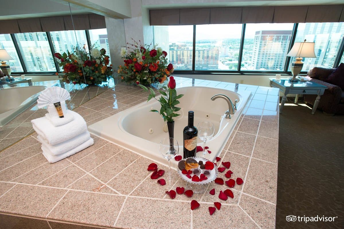 Eldorado Reno Resort Casino Jacuzzi room
