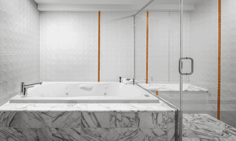 Flamingo Las Vegas Jacuzzi room
