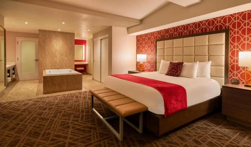 Horseshoe Las Vegas Hotel & Casino Jacuzzi room