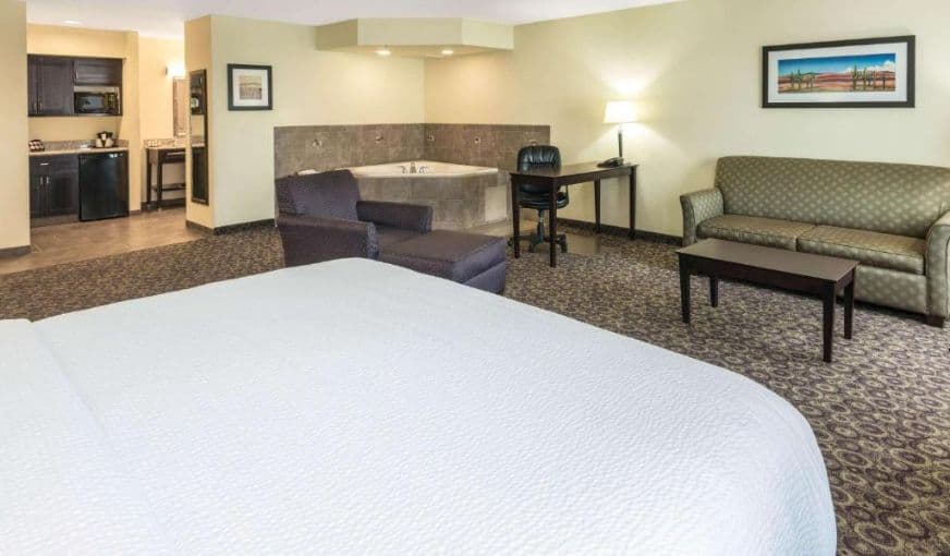 La Quinta Inn & Suites by Wyndham Las Vegas Airport South hotel photo 3