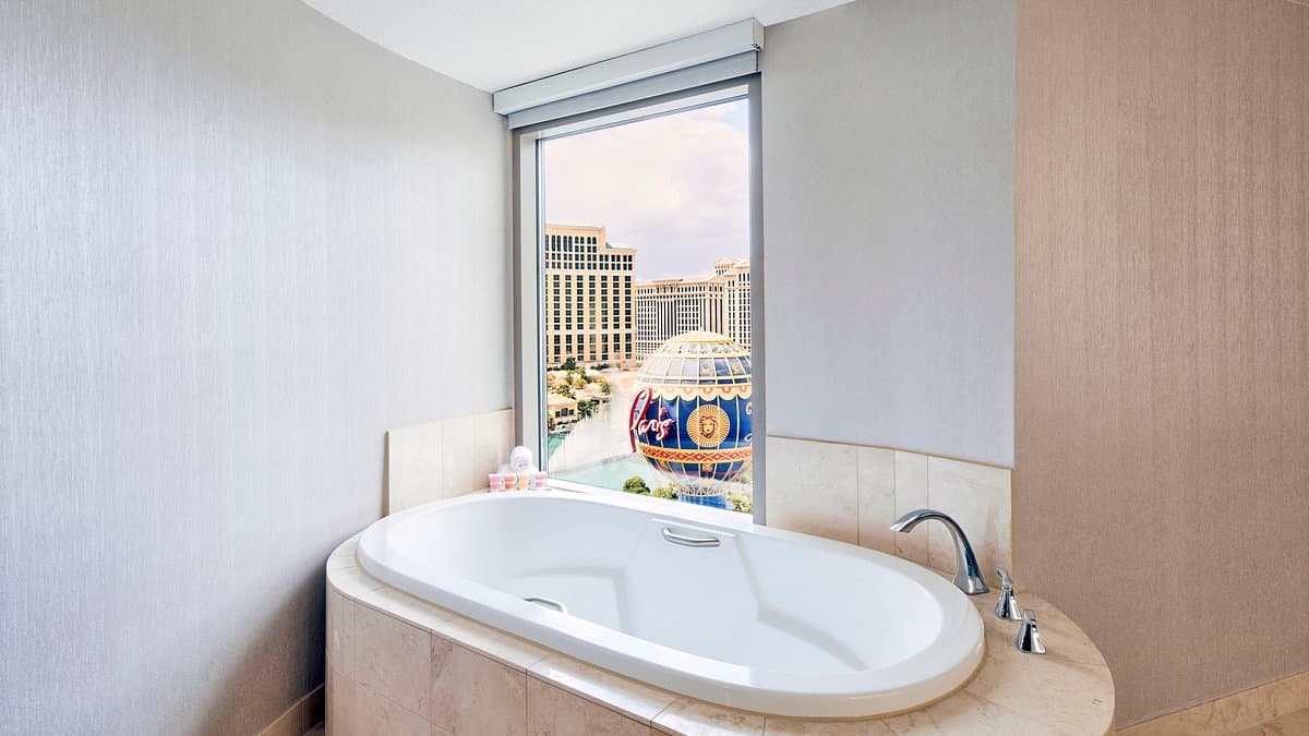 Planet Hollywood Jacuzzi room
