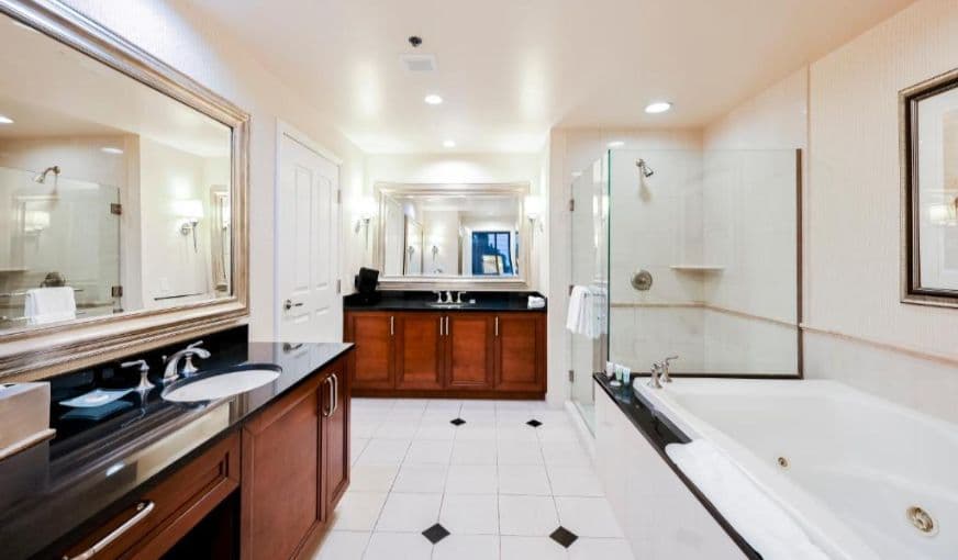 StripViewSuites at Signature Jacuzzi room