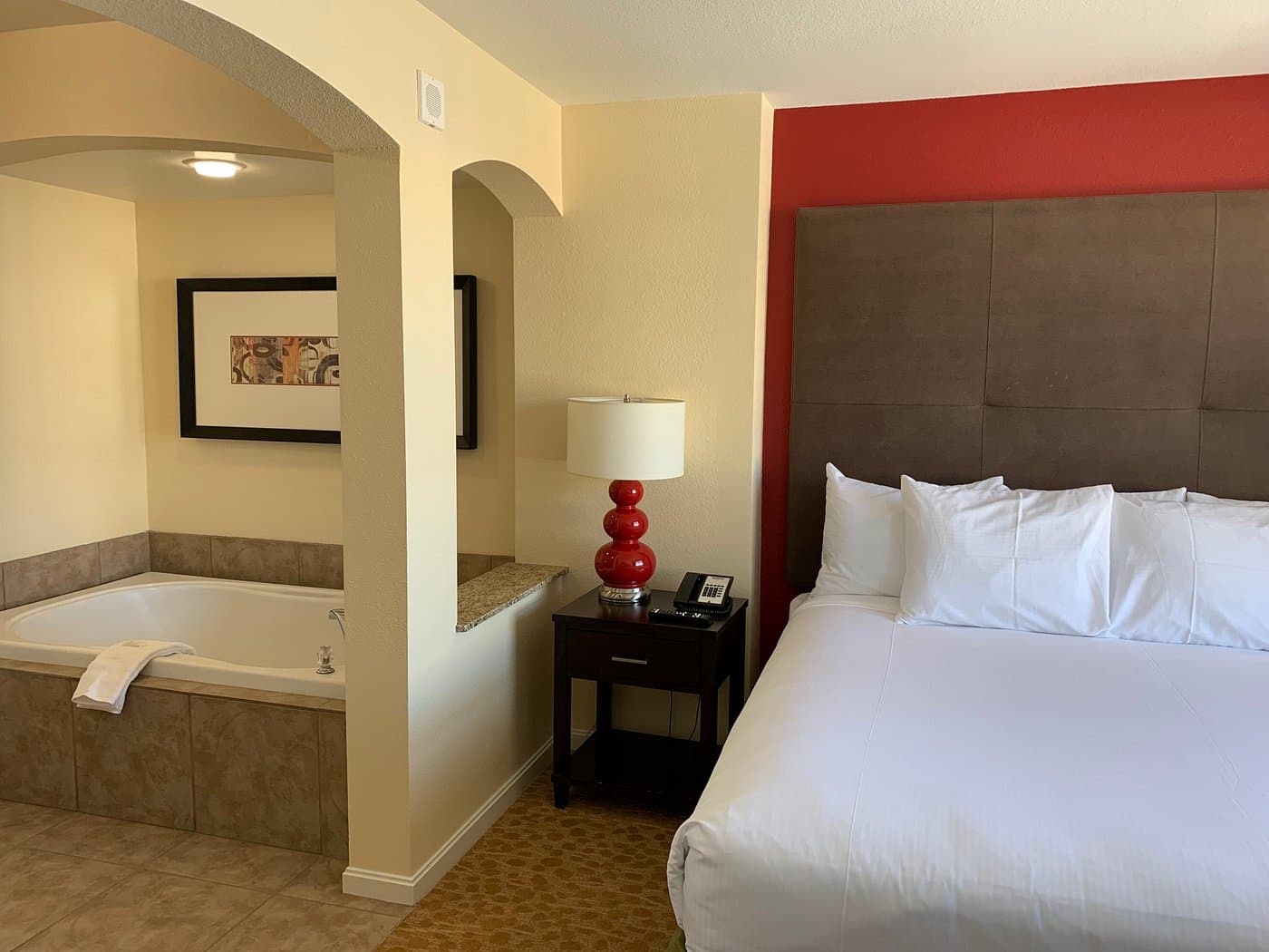 The Grandview at Las Vegas Jacuzzi room